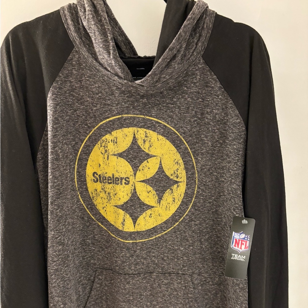 Men’s size L lightweight Steelers sweatshirt